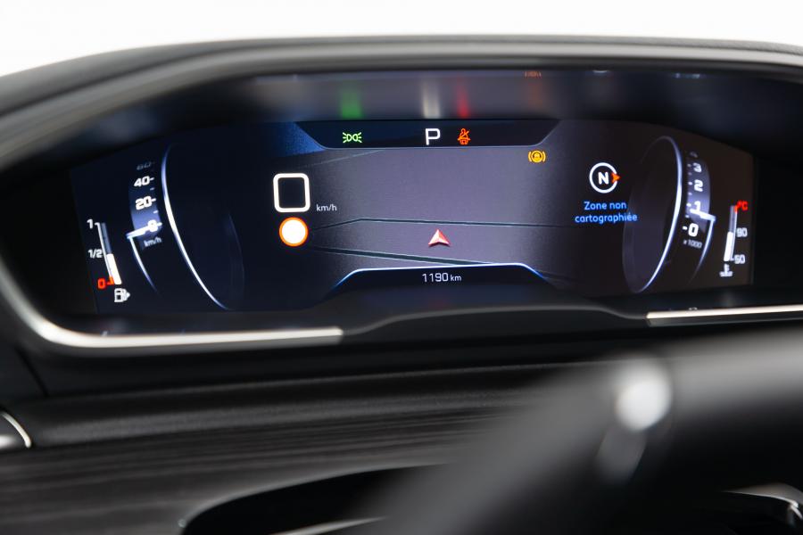 Панель приборов Peugeot 508 SW GT Line 2018 года  (WW) (фото 20 из 43)